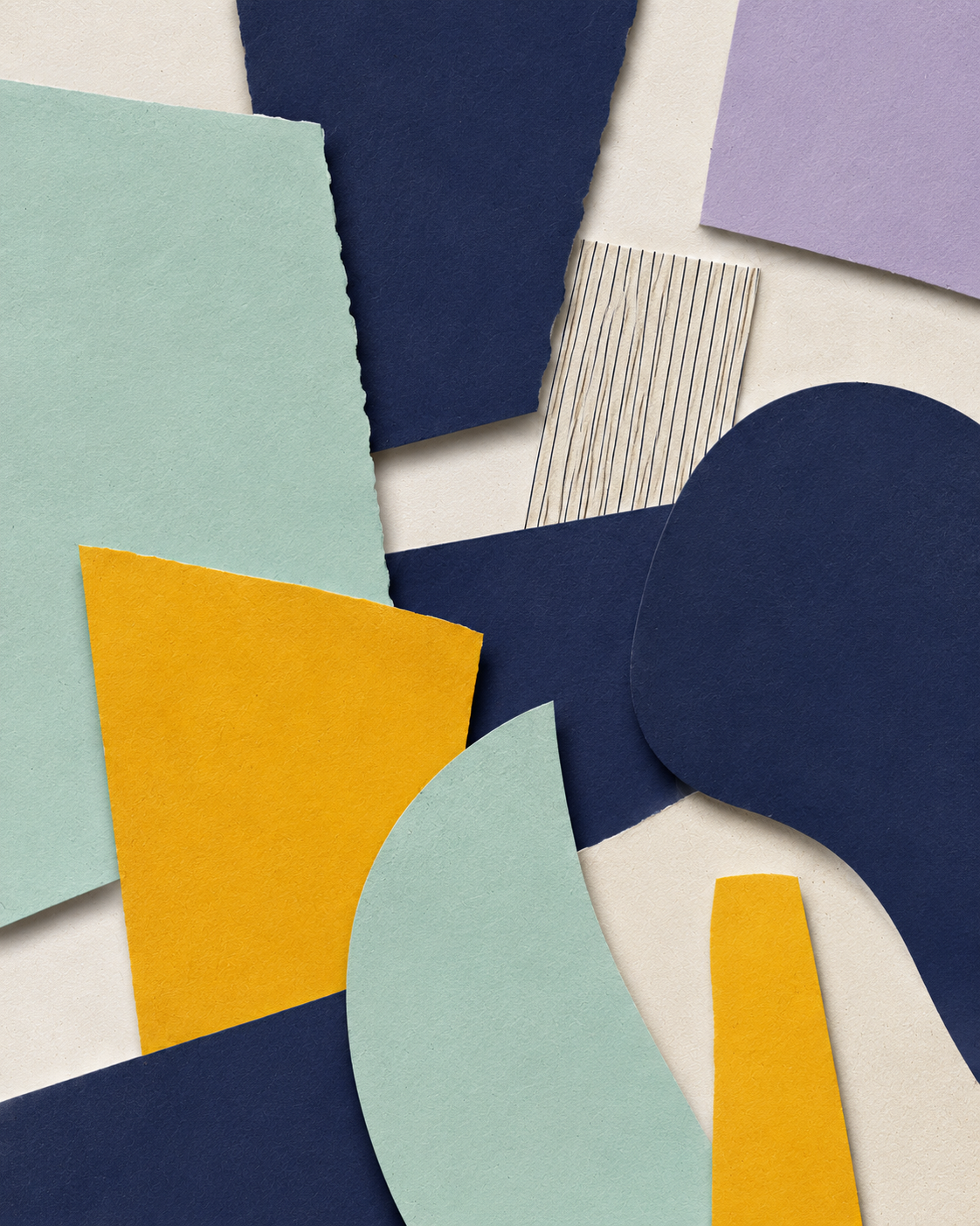 Papierschnitt-Collage aus Mintgrün, Marineblau, Lavendel und Gelb mit strukturierter Oberfläche.